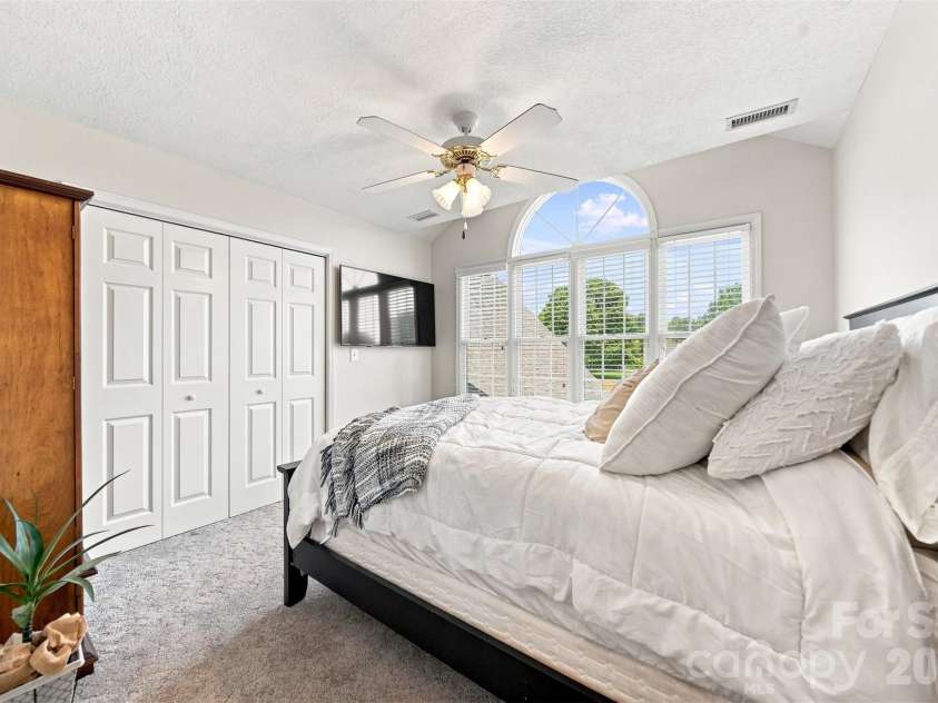1338 Willow Creek Drive, Newton, NC 28658.  MLS# CAR4414738, YatesRealty ID 46867. 
