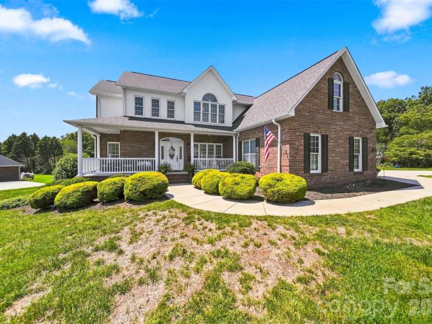 1338 Willow Creek Drive, Newton, NC 28658.  MLS# CAR4414738, YatesRealty ID 46867. 