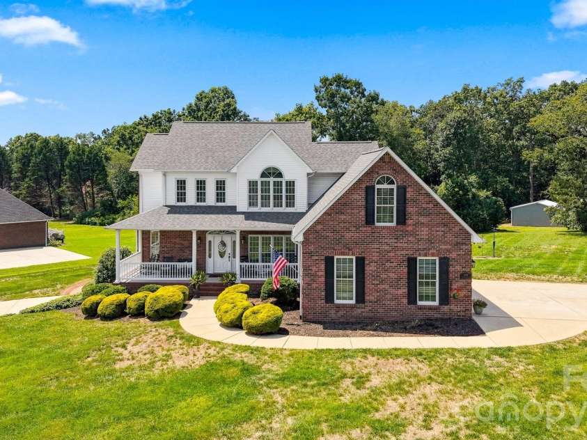 1338 Willow Creek Drive, Newton, NC 28658.  MLS# CAR4414738, YatesRealty ID 46867. 