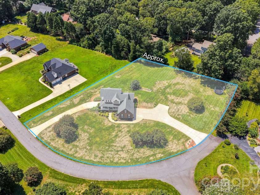 1338 Willow Creek Drive, Newton, NC 28658.  MLS# CAR4414738, YatesRealty ID 46867. 