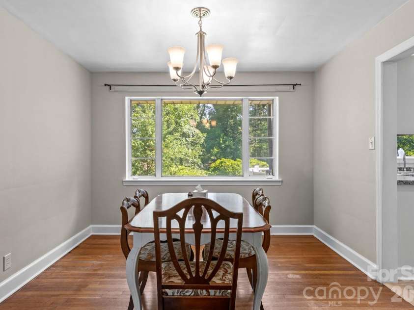 1105 Graystone Drive, Winston Salem, NC 27105.  MLS# CAR4418331, YatesRealty ID 46868. 