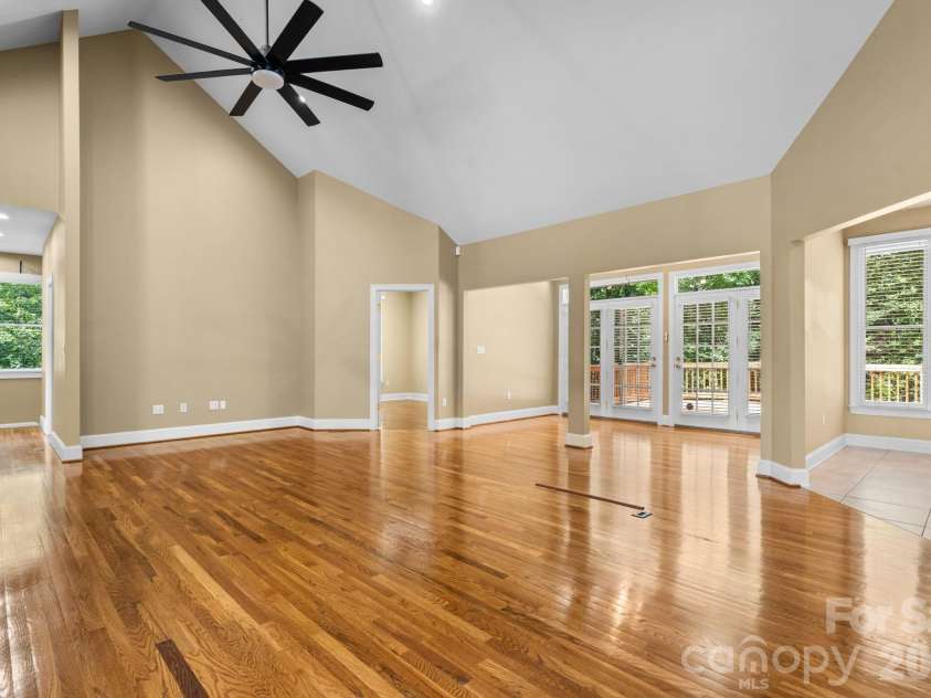 2752 Brittany Drive, Lenoir, NC 28645.  MLS# CAR4416951, YatesRealty ID 46869. 