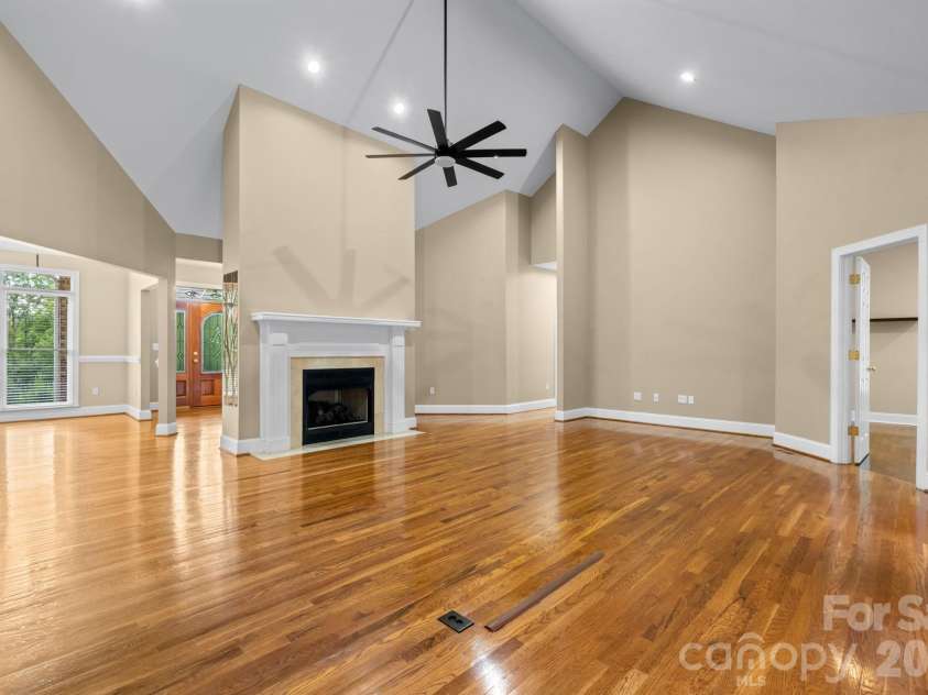 2752 Brittany Drive, Lenoir, NC 28645.  MLS# CAR4416951, YatesRealty ID 46869. 
