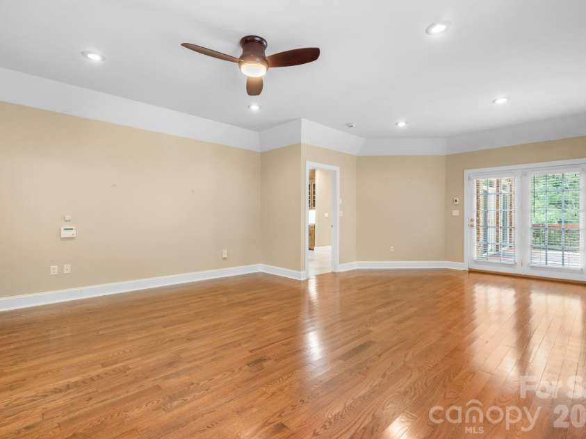 2752 Brittany Drive, Lenoir, NC 28645.  MLS# CAR4416951, YatesRealty ID 46869. 