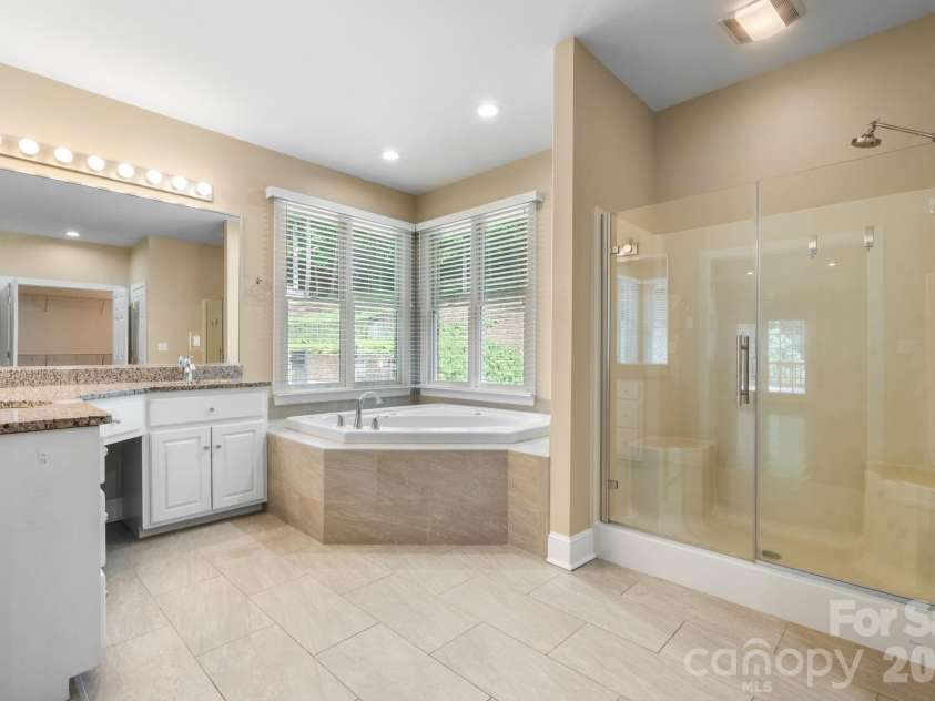 2752 Brittany Drive, Lenoir, NC 28645.  MLS# CAR4416951, YatesRealty ID 46869. 