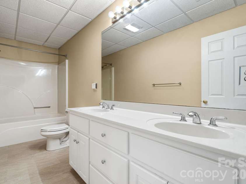 2752 Brittany Drive, Lenoir, NC 28645.  MLS# CAR4416951, YatesRealty ID 46869. 