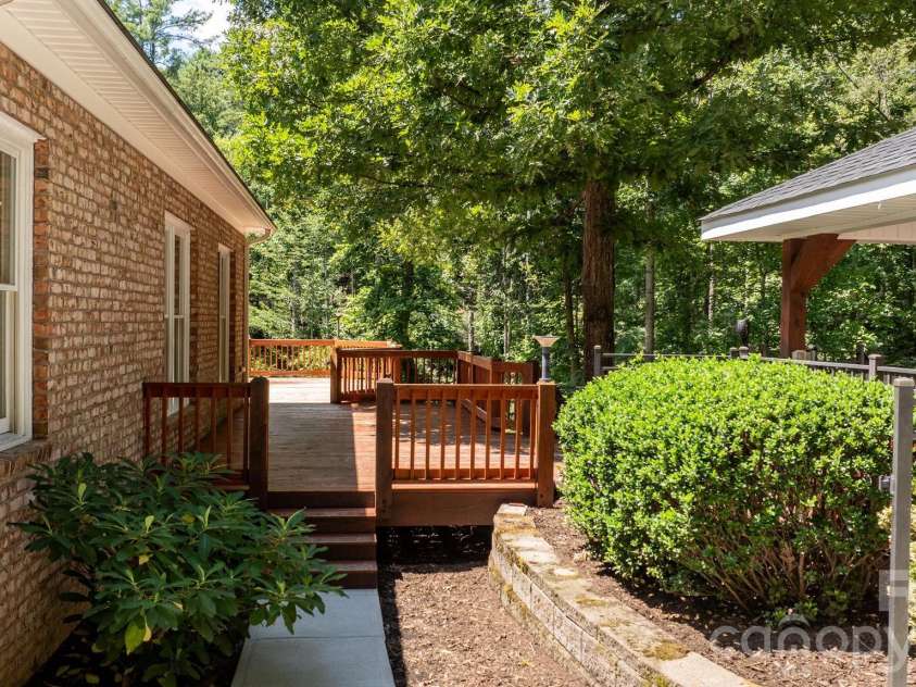 2752 Brittany Drive, Lenoir, NC 28645.  MLS# CAR4416951, YatesRealty ID 46869. 