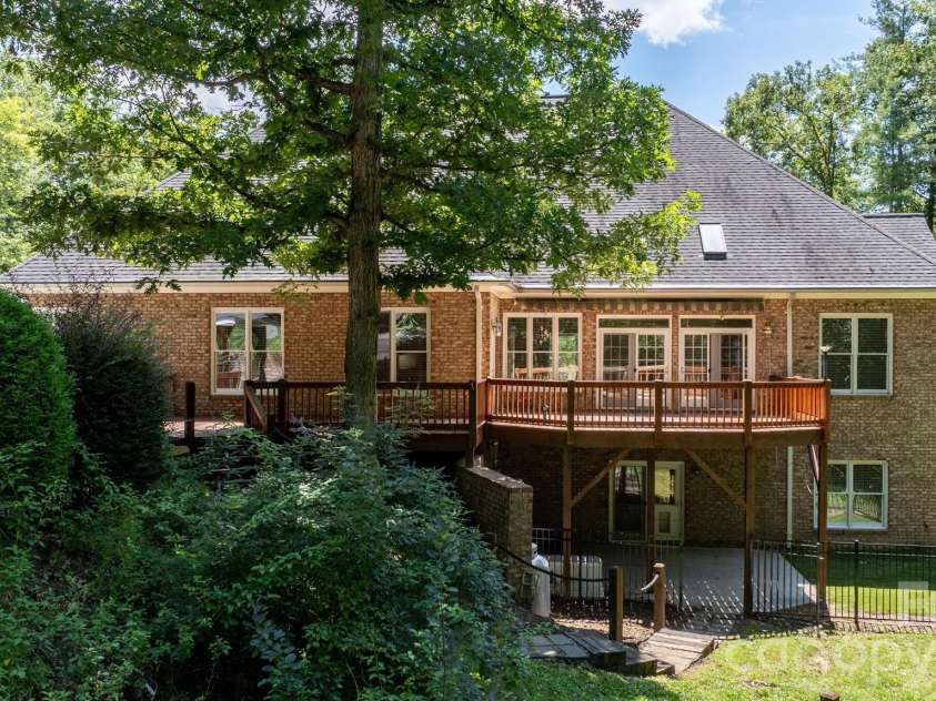 2752 Brittany Drive, Lenoir, NC 28645.  MLS# CAR4416951, YatesRealty ID 46869. 