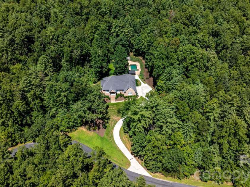 2752 Brittany Drive, Lenoir, NC 28645.  MLS# CAR4416951, YatesRealty ID 46869. 