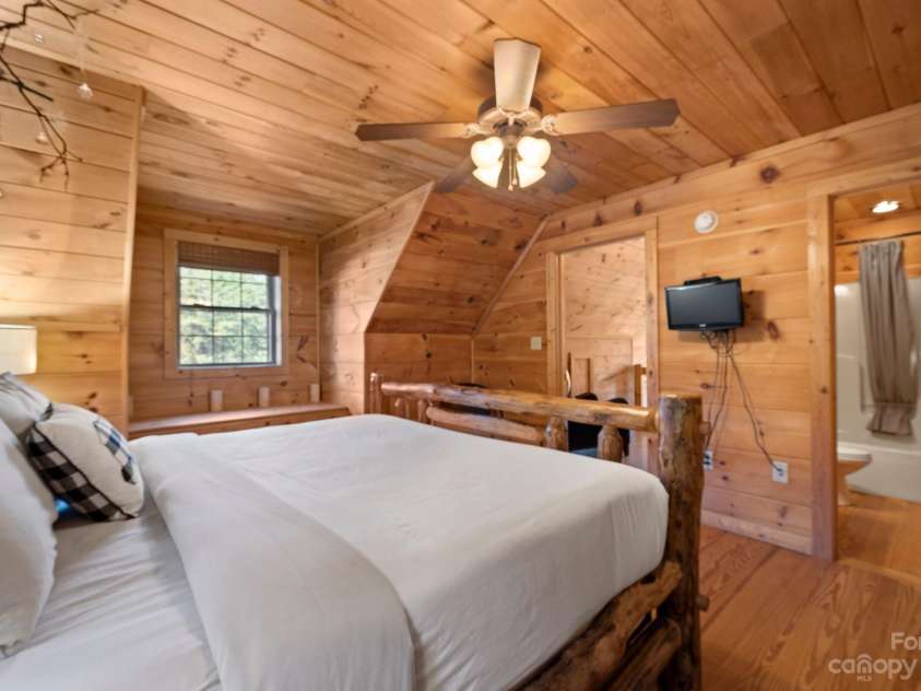 105 Palisade Drive, Mill Spring, NC 28756.  MLS# CAR4081956, YatesRealty ID 4687. 