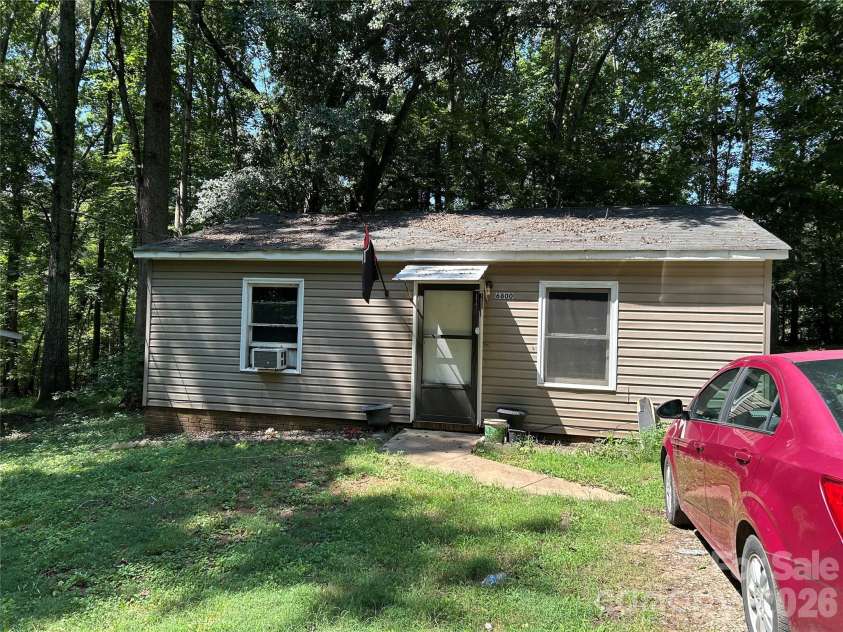 6800 Glover Lane, Stanley, NC 28164.  MLS# CAR4417250, YatesRealty ID 46870. 
