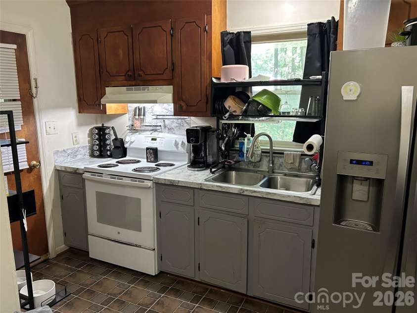 6800 Glover Lane, Stanley, NC 28164.  MLS# CAR4417250, YatesRealty ID 46870. 
