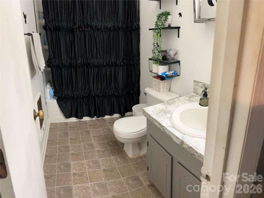 6800 Glover Lane, Stanley, NC 28164.  MLS# CAR4417250, YatesRealty ID 46870. 