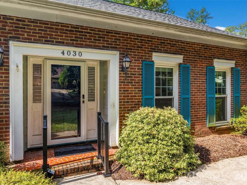 4030 Foxmoor Drive, Charlotte, NC 28226.  MLS# CAR4415337, YatesRealty ID 46874. 