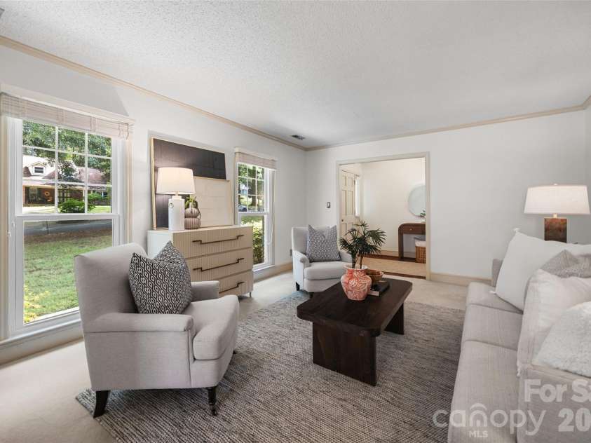 4030 Foxmoor Drive, Charlotte, NC 28226.  MLS# CAR4415337, YatesRealty ID 46874. 
