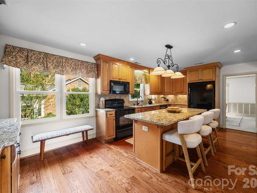 4030 Foxmoor Drive, Charlotte, NC 28226.  MLS# CAR4415337, YatesRealty ID 46874. 