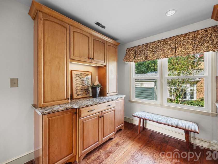 4030 Foxmoor Drive, Charlotte, NC 28226.  MLS# CAR4415337, YatesRealty ID 46874. 