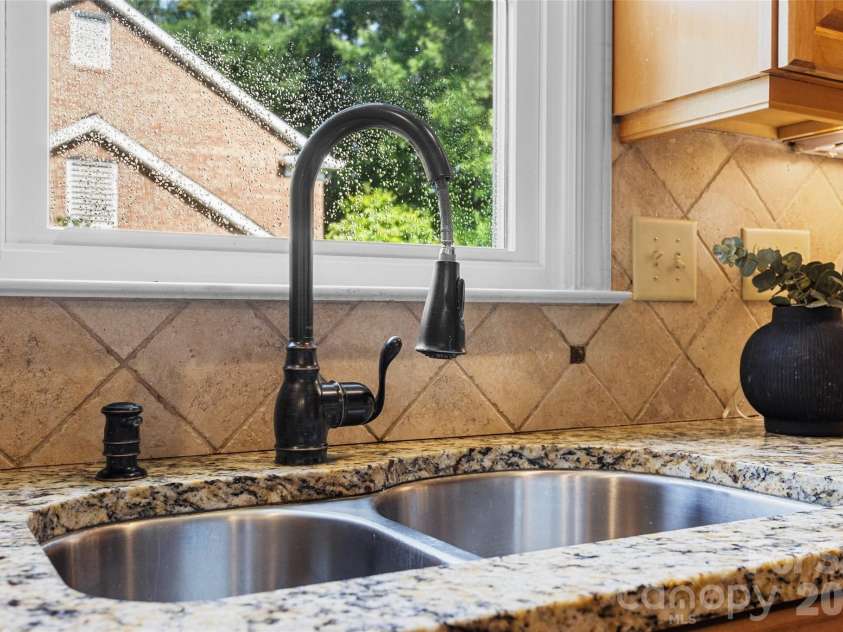4030 Foxmoor Drive, Charlotte, NC 28226.  MLS# CAR4415337, YatesRealty ID 46874. 