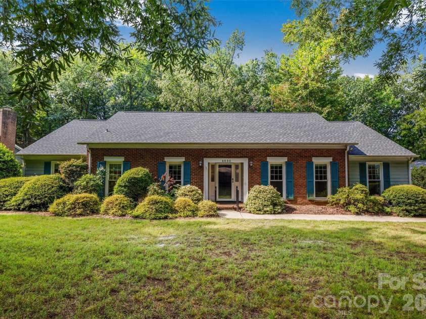 4030 Foxmoor Drive, Charlotte, NC 28226.  MLS# CAR4415337, YatesRealty ID 46874. 