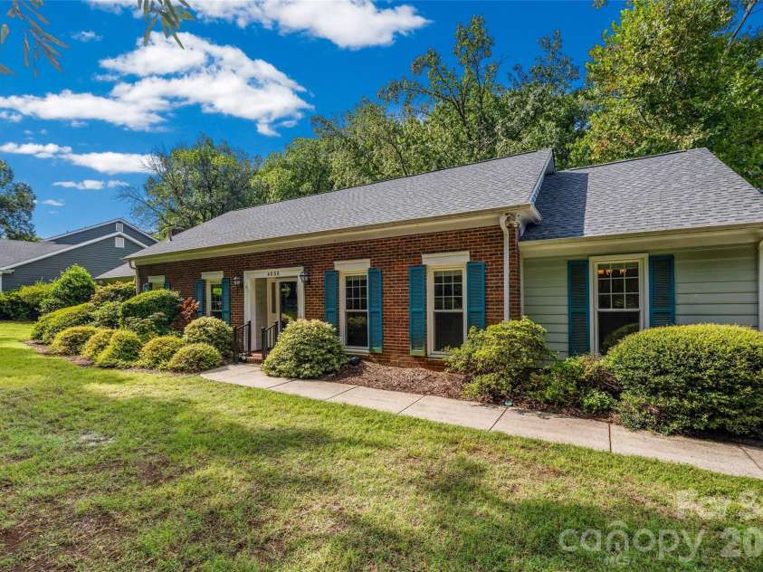 4030 Foxmoor Drive, Charlotte, NC 28226.  MLS# CAR4415337, YatesRealty ID 46874. 