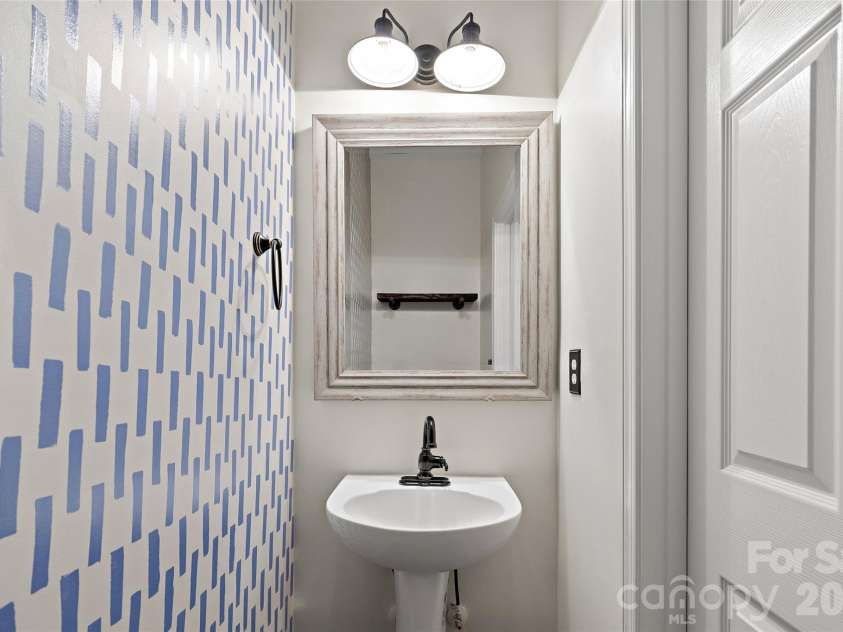 7600 Turley Ridge Lane, Charlotte, NC 28273.  MLS# CAR4413385, YatesRealty ID 46876. Half bath on second floor.