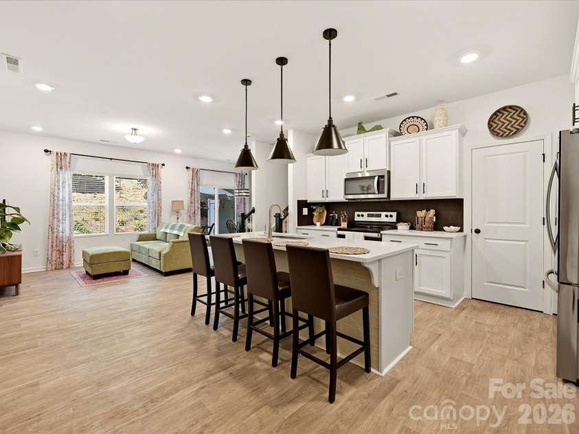 2018 Crooked Oak Lane, York, SC 29745.  MLS# CAR4408869, YatesRealty ID 46878. 