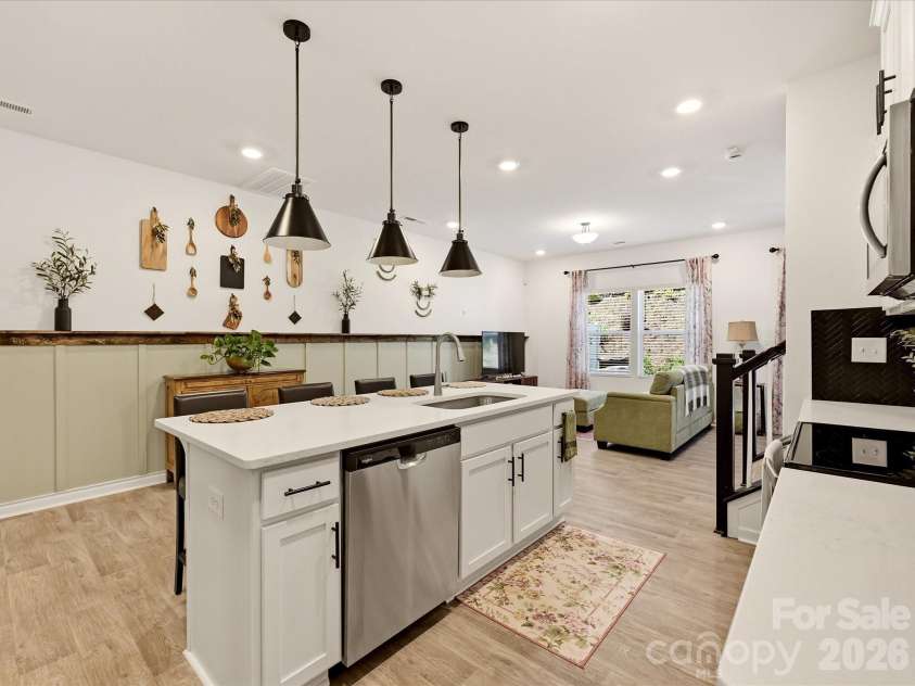 2018 Crooked Oak Lane, York, SC 29745.  MLS# CAR4408869, YatesRealty ID 46878. 