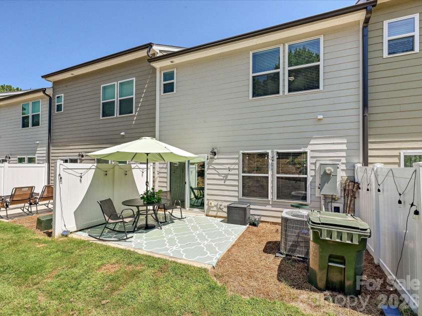 2018 Crooked Oak Lane, York, SC 29745.  MLS# CAR4408869, YatesRealty ID 46878. 