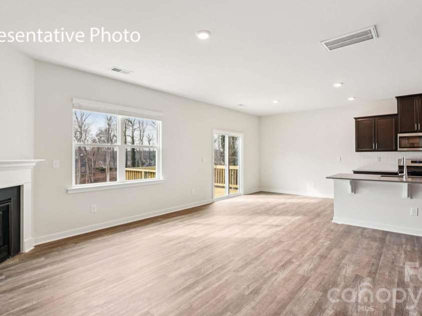 5616 Pamplona Way, Charlotte, NC 28214.  MLS# CAR4351315, YatesRealty ID 46879. 