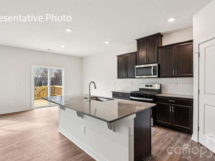 5616 Pamplona Way, Charlotte, NC 28214.  MLS# CAR4351315, YatesRealty ID 46879. 