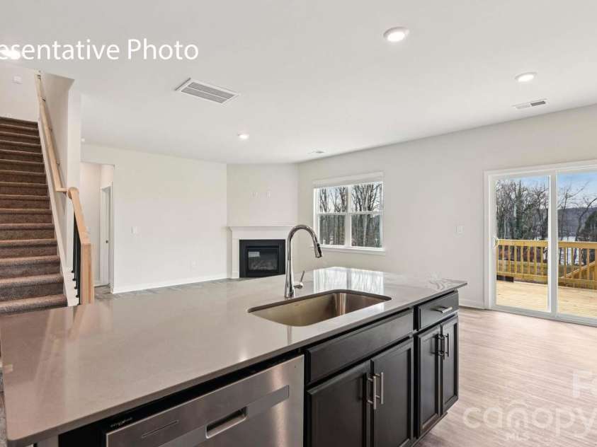 5616 Pamplona Way, Charlotte, NC 28214.  MLS# CAR4351315, YatesRealty ID 46879. 