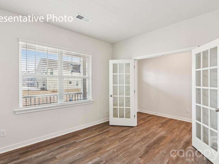 5616 Pamplona Way, Charlotte, NC 28214.  MLS# CAR4351315, YatesRealty ID 46879. 