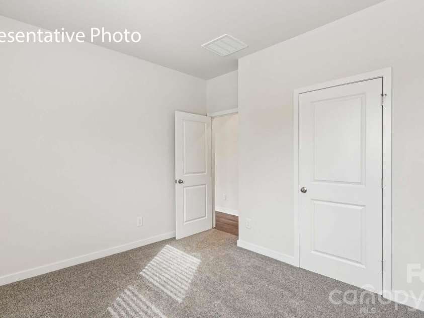 5616 Pamplona Way, Charlotte, NC 28214.  MLS# CAR4351315, YatesRealty ID 46879. 