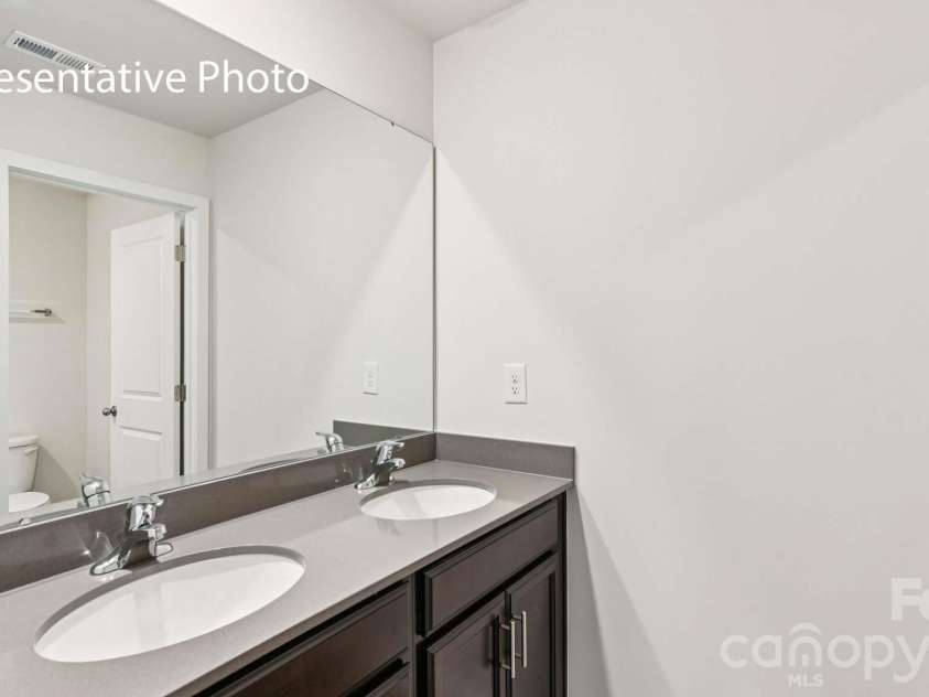 5616 Pamplona Way, Charlotte, NC 28214.  MLS# CAR4351315, YatesRealty ID 46879. 