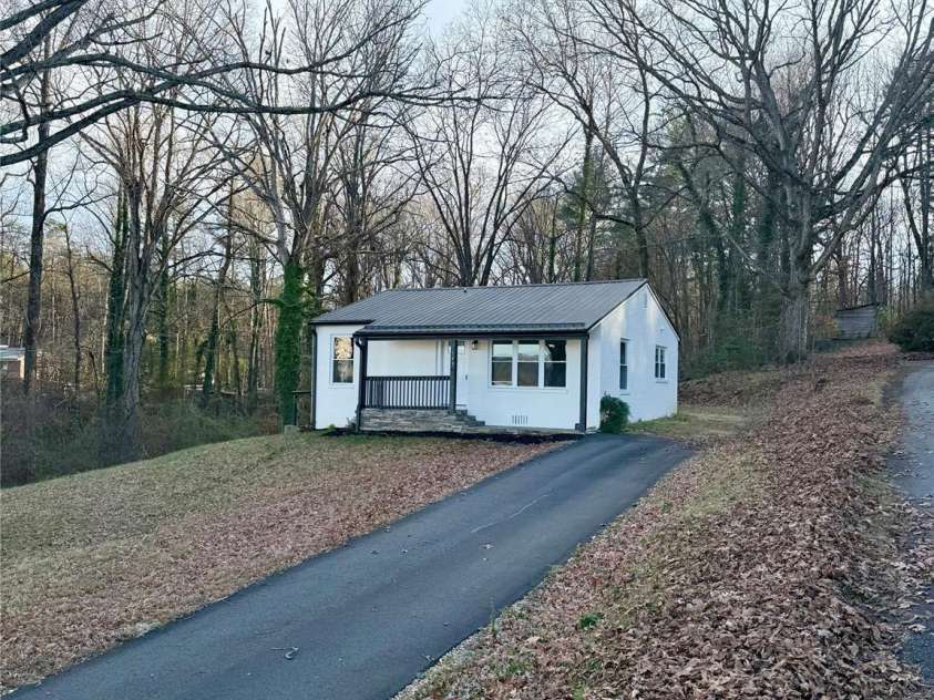 343 Shasta Lane, Lenoir, NC 28645.  MLS# CAR4327968, YatesRealty ID 4688. 