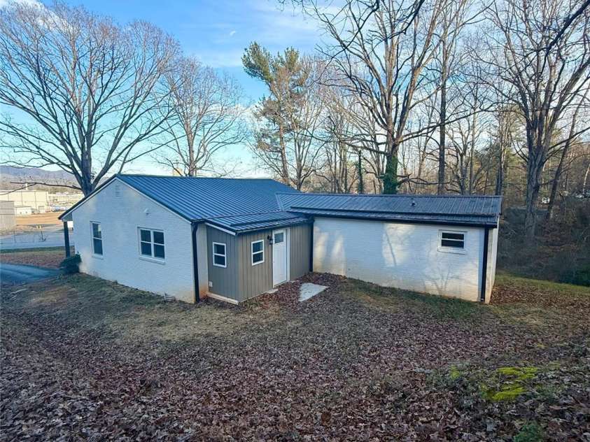 343 Shasta Lane, Lenoir, NC 28645.  MLS# CAR4327968, YatesRealty ID 4688. 