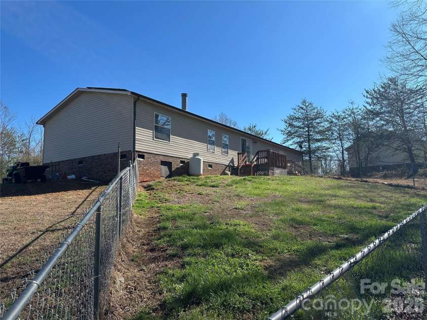 65 Skyview Ridge Drive, Marion, NC 28752.  MLS# CAR4353445, YatesRealty ID 4688. 