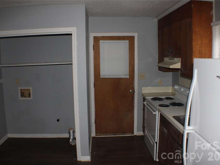 6804 Glover Lane, Stanley, NC 28164.  MLS# CAR4417490, YatesRealty ID 46881. 