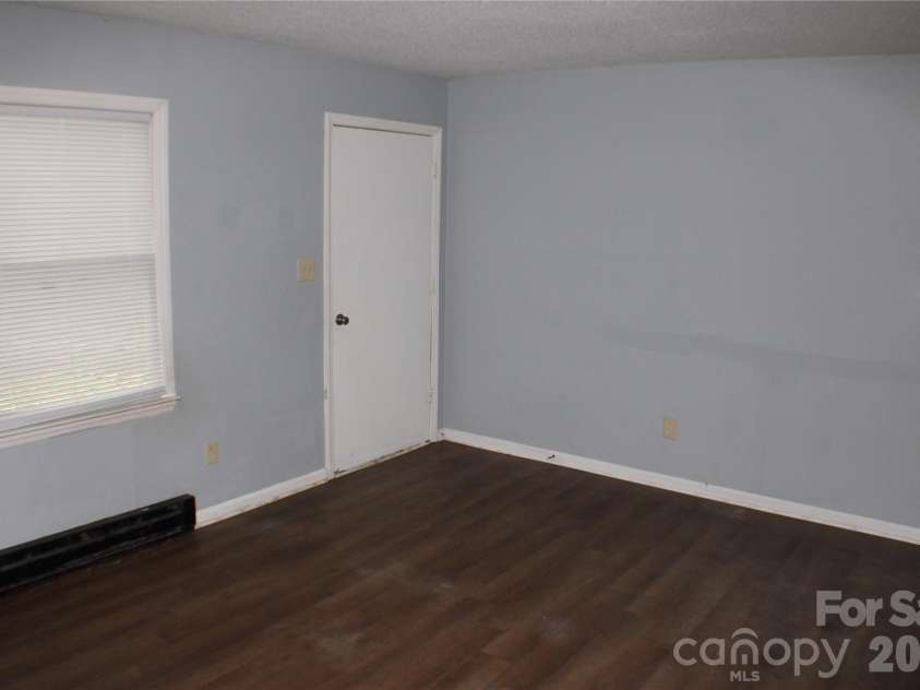 6804 Glover Lane, Stanley, NC 28164.  MLS# CAR4417490, YatesRealty ID 46881. 