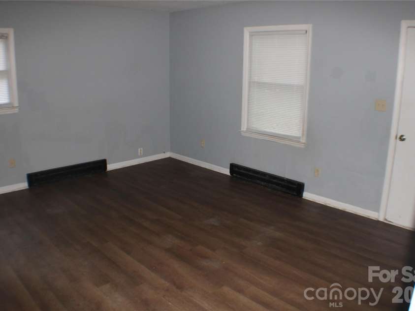 6804 Glover Lane, Stanley, NC 28164.  MLS# CAR4417490, YatesRealty ID 46881. 