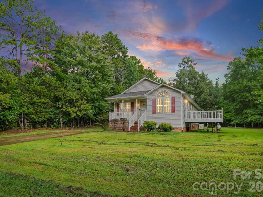 147 Island Terrace Road, Statesville, NC 28677.  MLS# CAR4416211, YatesRealty ID 46882. 