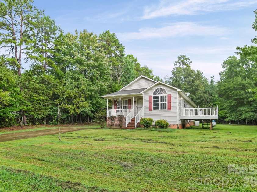 147 Island Terrace Road, Statesville, NC 28677.  MLS# CAR4416211, YatesRealty ID 46882. 
