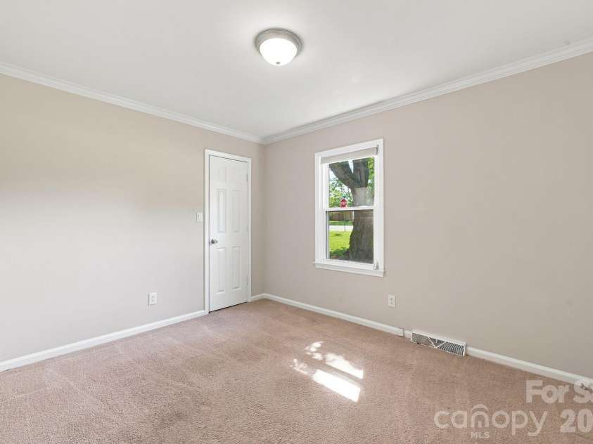 3004 Winston Drive, Concord, NC 28027.  MLS# CAR4412500, YatesRealty ID 46886. 