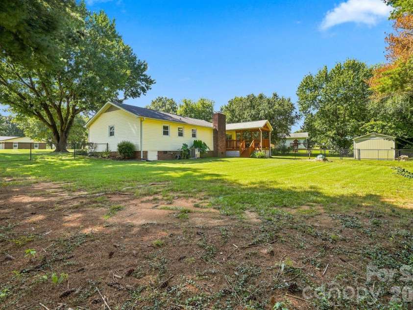 3004 Winston Drive, Concord, NC 28027.  MLS# CAR4412500, YatesRealty ID 46886. 