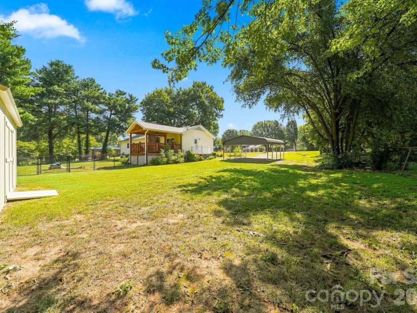 3004 Winston Drive, Concord, NC 28027.  MLS# CAR4412500, YatesRealty ID 46886. 