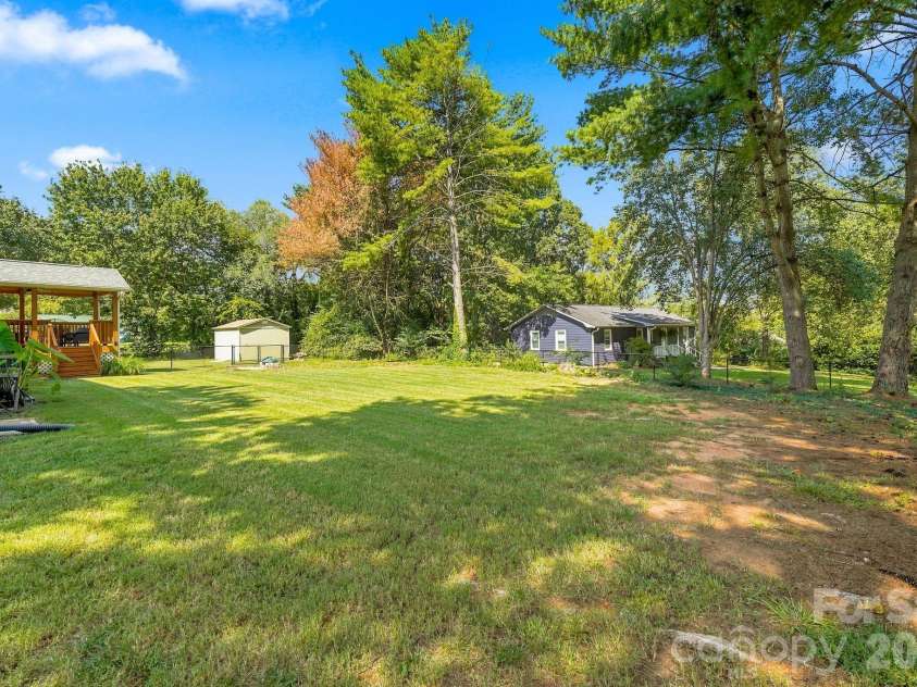 3004 Winston Drive, Concord, NC 28027.  MLS# CAR4412500, YatesRealty ID 46886. 