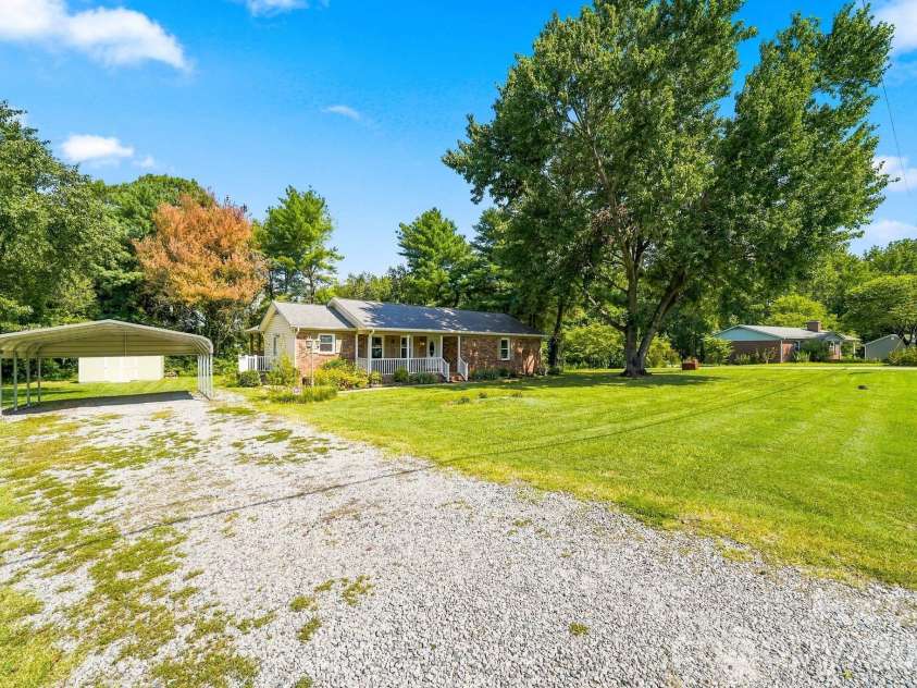3004 Winston Drive, Concord, NC 28027.  MLS# CAR4412500, YatesRealty ID 46886. 