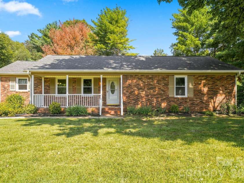 3004 Winston Drive, Concord, NC 28027.  MLS# CAR4412500, YatesRealty ID 46886. 