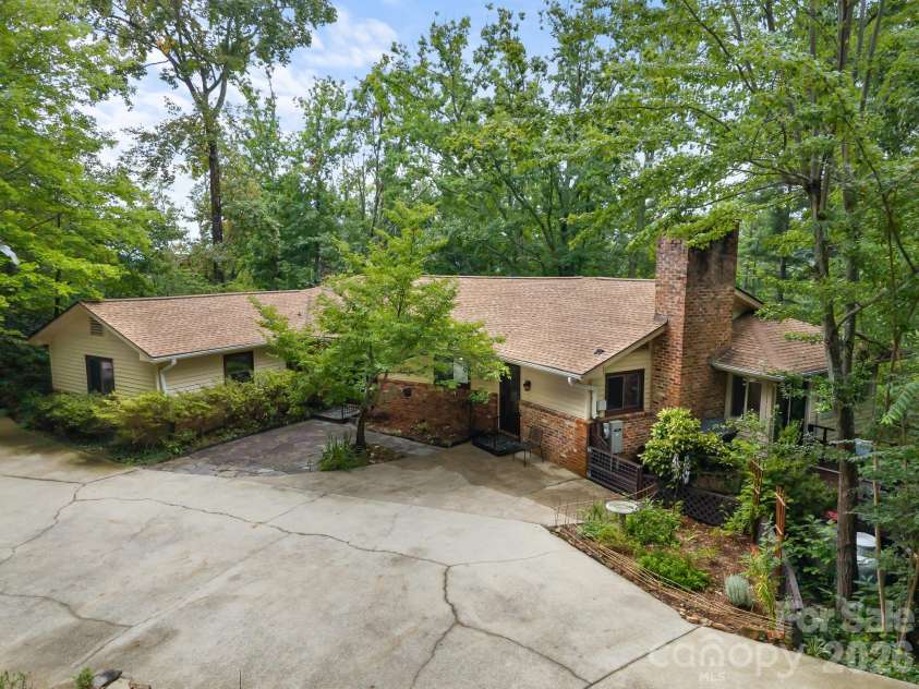 12 E Park Drive, Tryon, NC 28782.  MLS# CAR4415463, YatesRealty ID 46887. 
