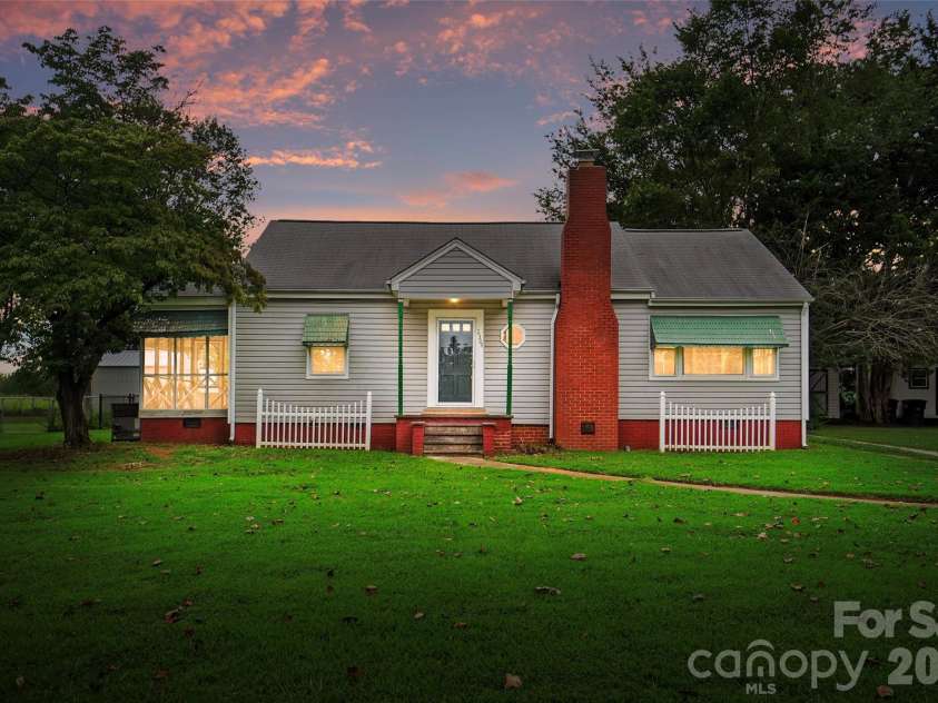 2304 Mclean Street, Gastonia, NC 28054.  MLS# CAR4416725, YatesRealty ID 46889. 